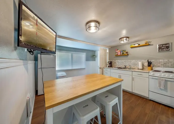 Charming, 1 Bedroom 1 Ba, Near U Of A, Fenced * Tucson