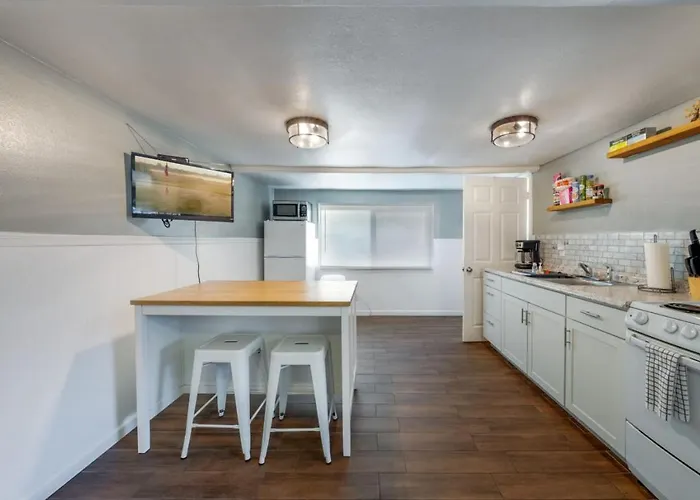 Charming, 1 Bedroom 1 Ba, Near U Of A, Fenced * Tucson