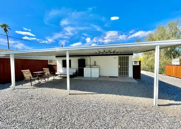 Charming, 1 Bedroom 1 Ba, Near U Of A, Fenced *