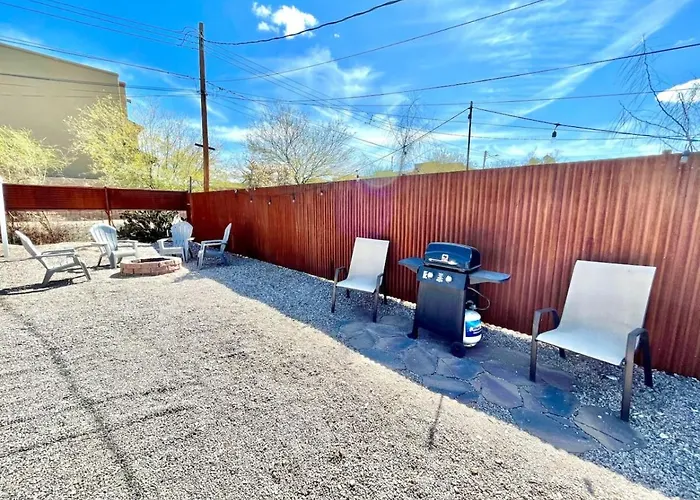 Holiday home Charming, 1 Bedroom 1 Ba, Near U Of A, Fenced Tucson