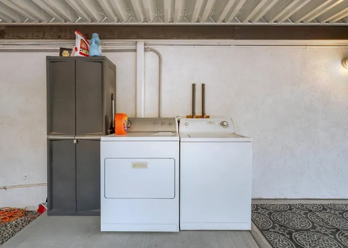 Charming, 1 Bedroom 1 Ba, Near U Of A, Fenced Holiday home *